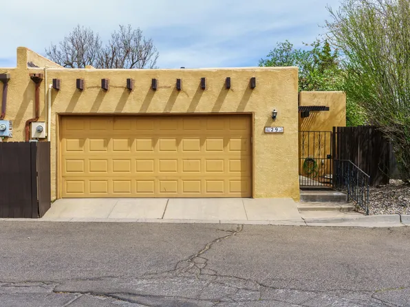 29 Calle Playa Del Sol NE, Albuquerque, NM 87109