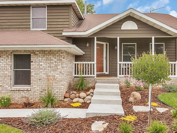 3rd image of 1207 Mill Creek Cir