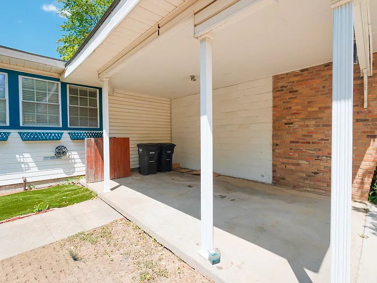 3900 Dexter Ave — Photo 20