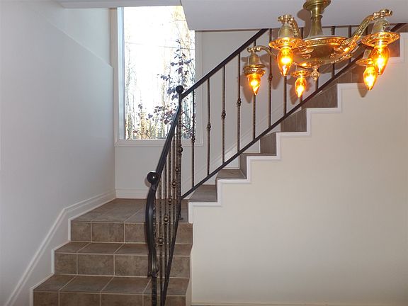 3rd image of 167 Sunny Hills Dr