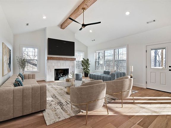 2nd image of 2 Drayton Cir