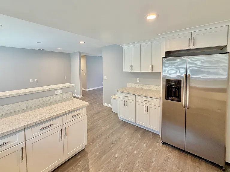 1017 W Casmalia St — Photo 8