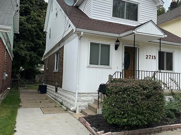2nd image of 2715 Jackson Ave #1