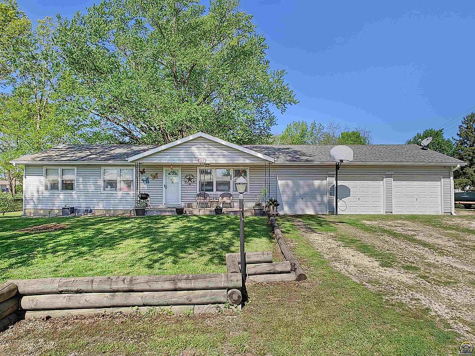 1st image of 102 Walnut Ct