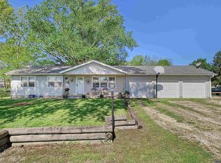 102 Walnut Ct, Perry, KS 66073