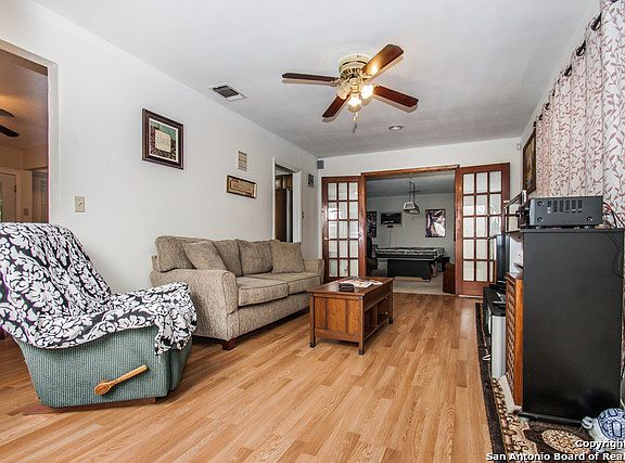 5th image of 714 Meadow Side Dr