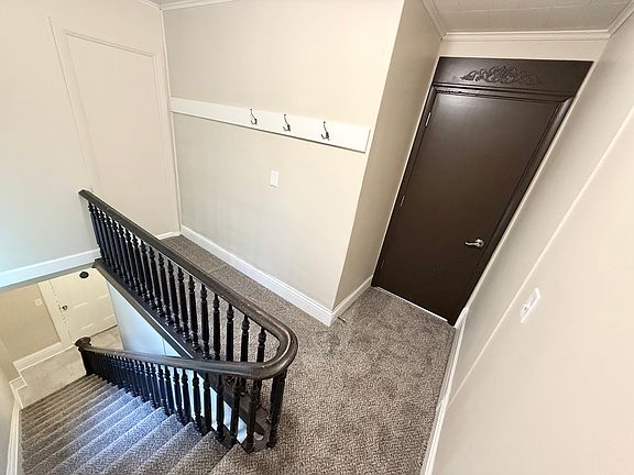 2nd image of 989 Main St #2