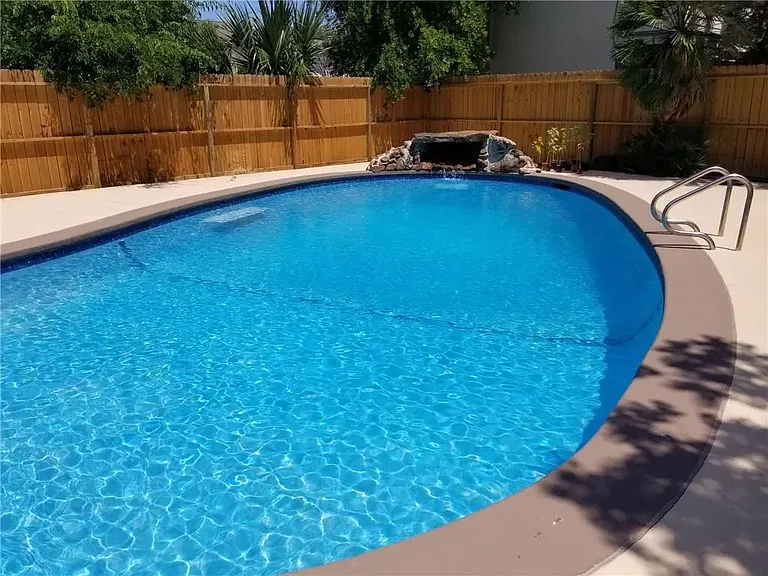 7137 Pharaoh Dr — Photo 2