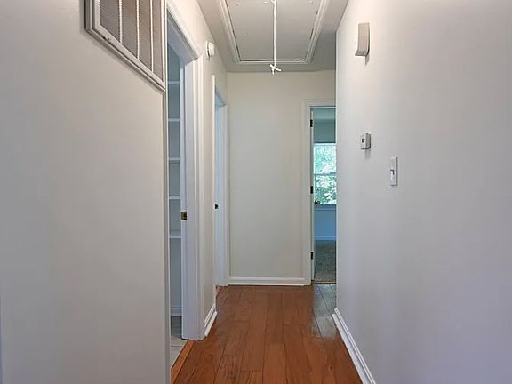 Hallway to bedrooms