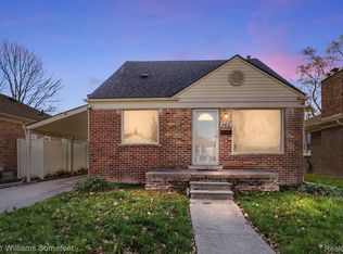 863 Mayflower Ave, Lincoln Park, MI 48146