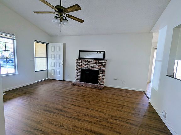 4th image of 720 Garfield Dr