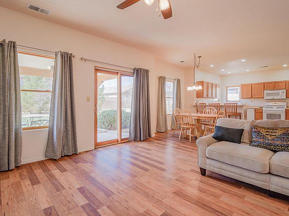 5th image of 2031 Selway Pl NW