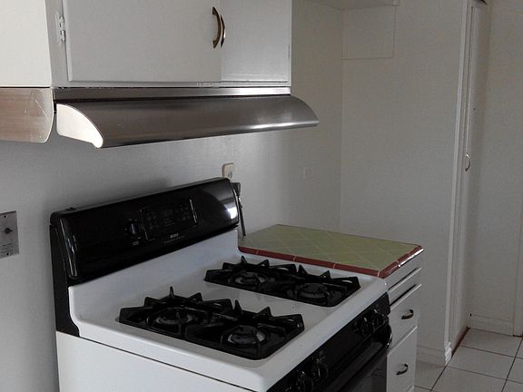 2nd image of 529 N Cerritos Ave