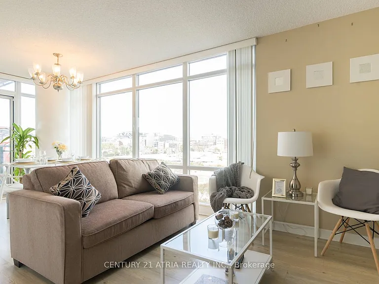 4K Spadina Ave #302 — Photo 2