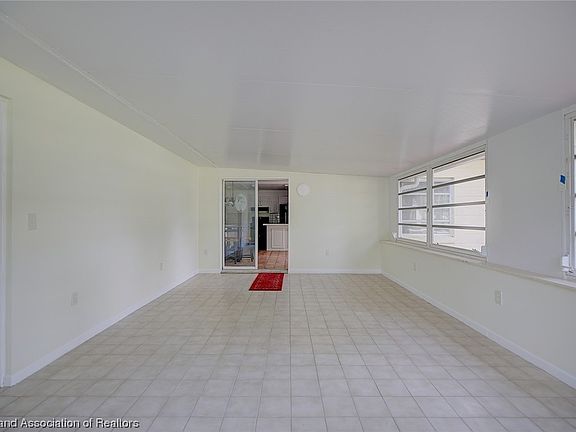 5th image of 1402 Tall Cypress Dr
