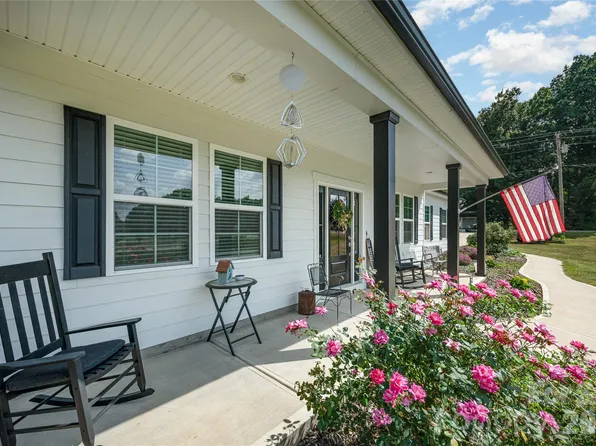 1197 Eufola Rd, Statesville, NC 28677