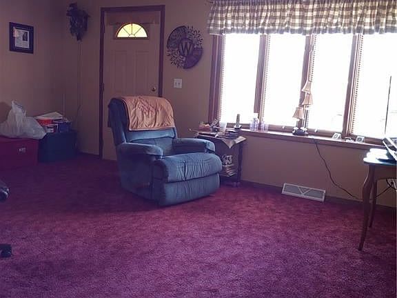 4th image of 109 Rossiter Ave