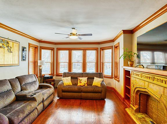 3rd image of 5223 W Henderson St