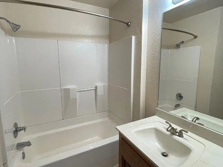 13012 Almond Dr — Photo 10
