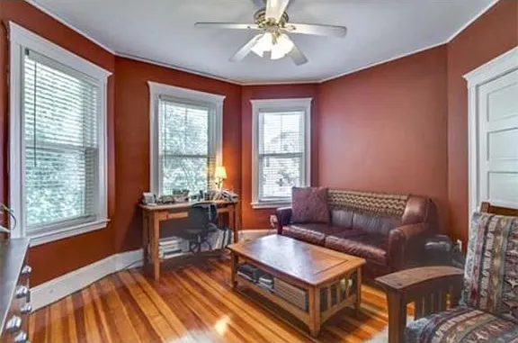 19 Eliot Cres #3 — Photo 15