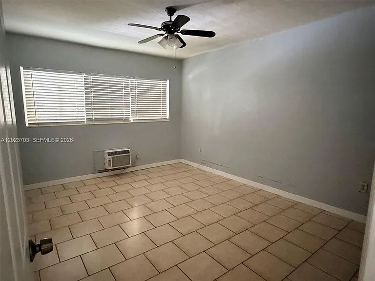 1233 Marseille Dr #5 — Photo 11
