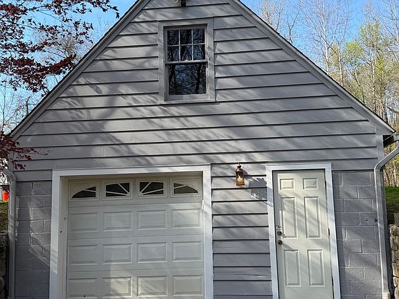 5th image of 301 Grove Street
