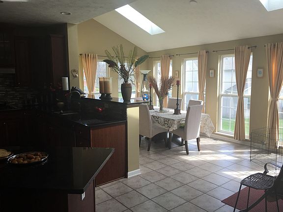 3rd image of 2445 Forest Oaks Dr
