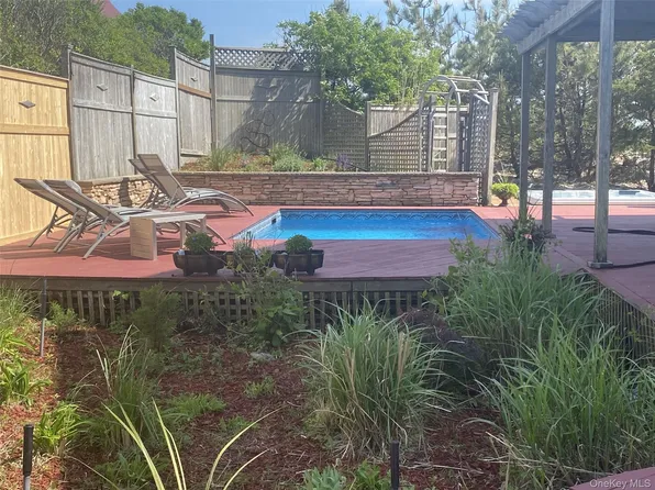 300 Lewis Walk, Cherry Grove, NY 11782