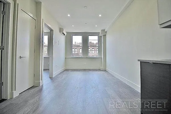 Rented by Real Street Inc | media 3