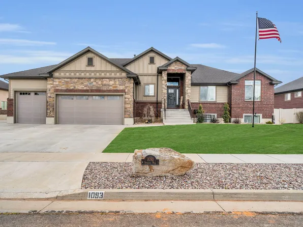 1093 S Spyglass Hill Rd, Syracuse, UT 84075