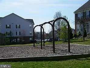 2 bed, 2.0 bath, 1372 sqft, $2,500 — Photo 3