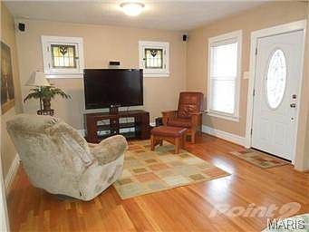 3rd image of 4088 Concordia Ave