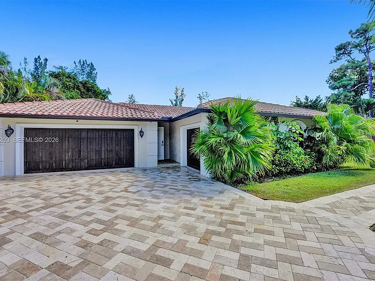 22180 Woodset Ln — Photo 12