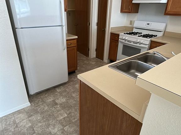 3rd image of 1187 Dakota Dr