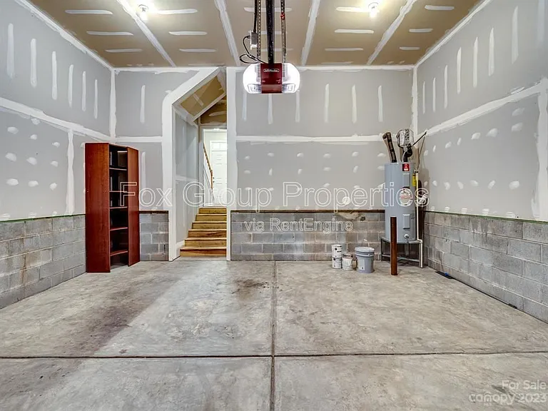 19036 Lake Breeze Dr — Photo 33