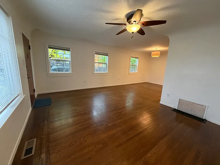 531 Elefa St — Photo 4
