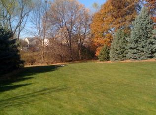 7950 Bristol Rd, Woodbury, MN 55125