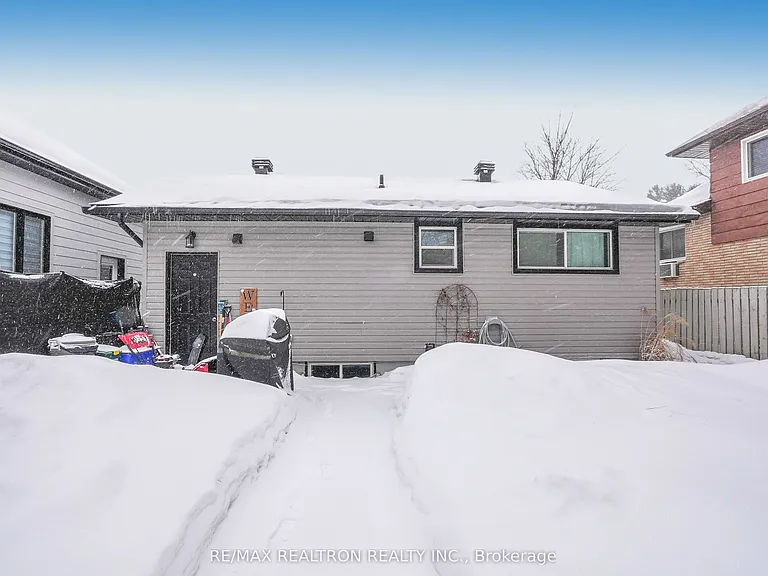 212 Little Ave — Photo 17