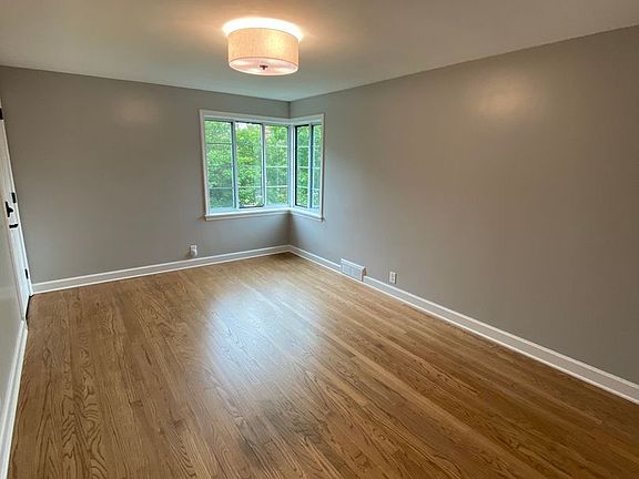 3rd image of 1334 C St #2
