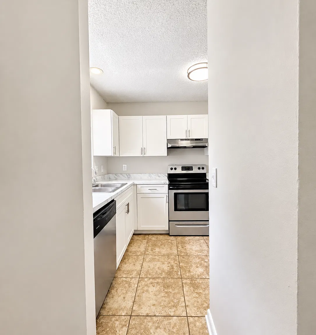 3 bed, 1300 sqft, $1,840 — Photo 3