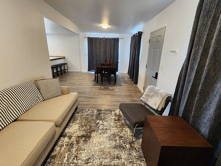 537 S Taylor Rd — Photo 45
