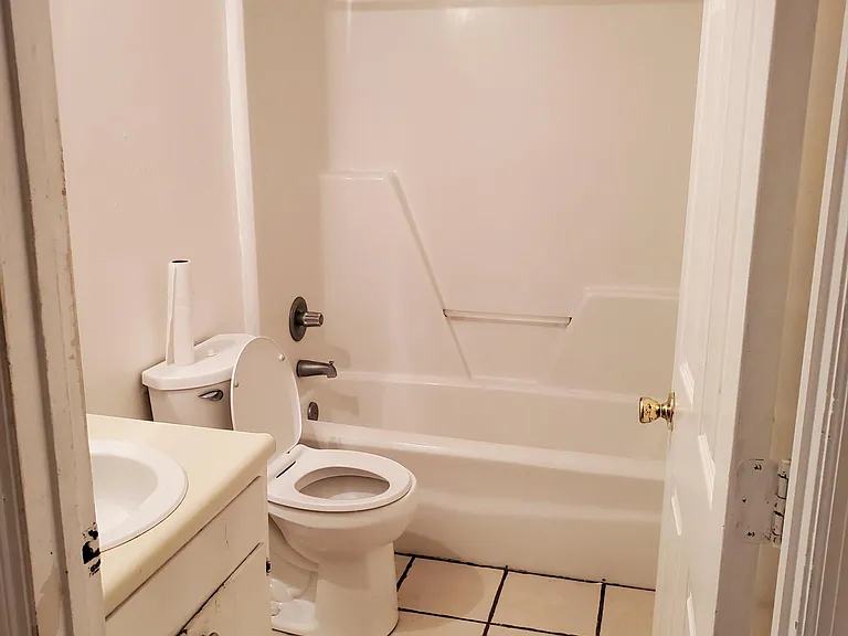 1275 Orange Ave E — Photo 4