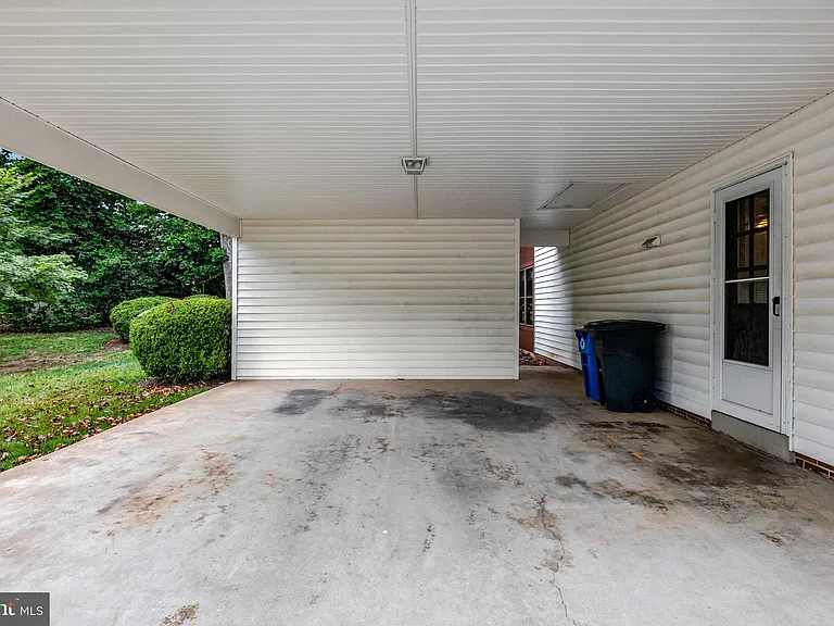 615 Kearney Ct SW — Photo 44