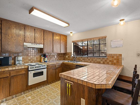 5th image of 13205 Northwoods Blvd #2
