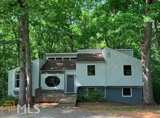 272 Castleair Dr NE, Kennesaw, GA 30144