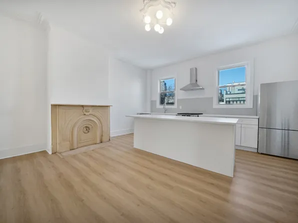 131 Java Street image 1 of 9