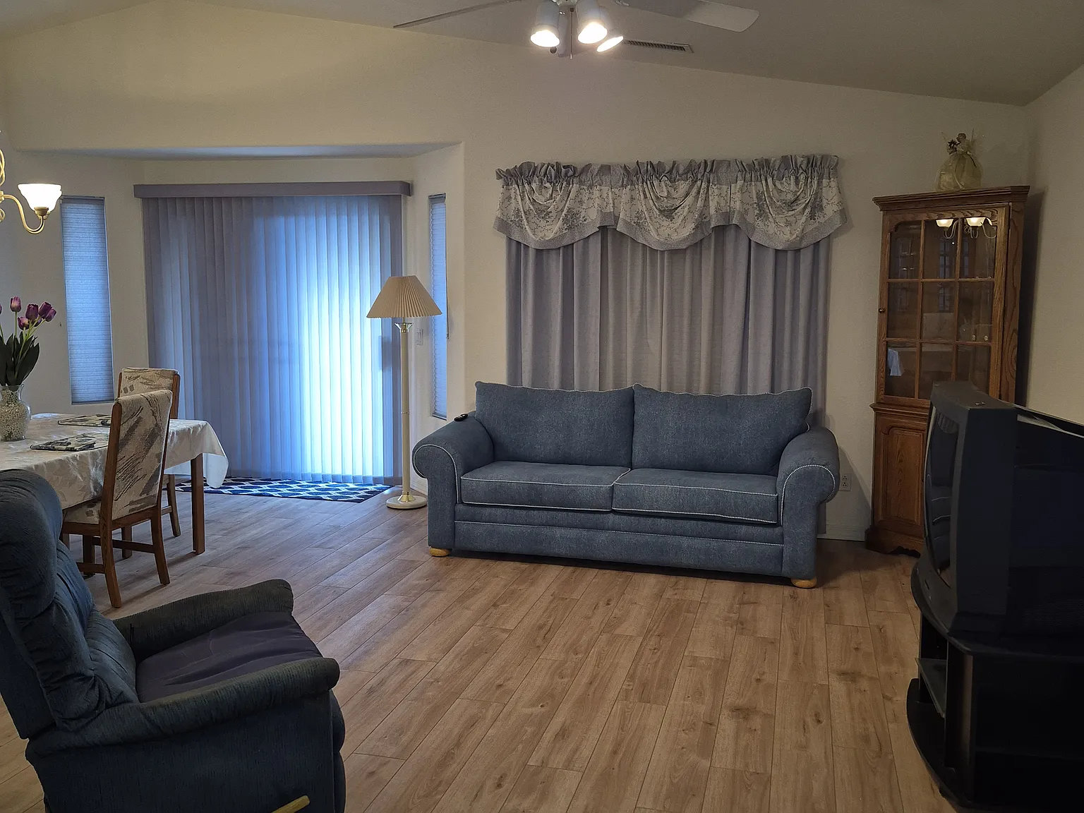 2 bed, 1333 sqft, $3,000 — Photo 3