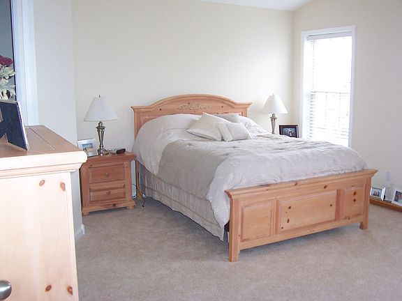 5th image of 185 Old Woolen Mill Ln