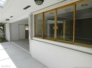621 SW 66th Ter, Pembroke Pines, FL 33023