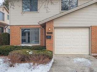 18584 Meadow Ln, Hazel Crest, IL 60429